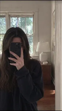 From Blur to Mirror Glow