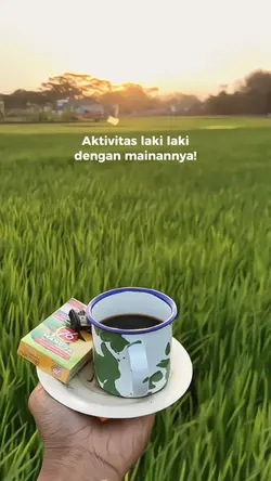 dengan mainannya