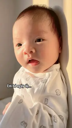 Em bé ngày ấy
