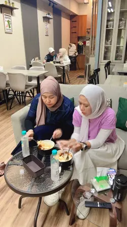 Makan bareng bestie