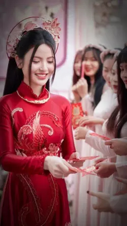 MẪU CƯỚI NHIỀU ẢNH