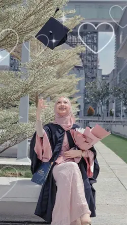 momen wisuda