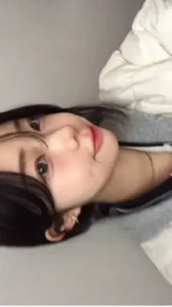 괜한 기대를 눌러 담아