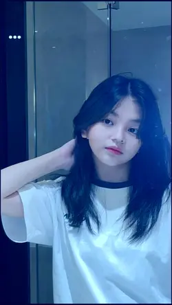 OH HER EYES 