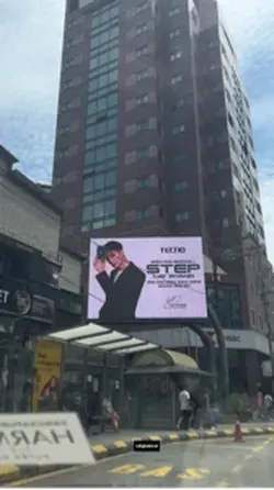 Lay Zhang Right Bac