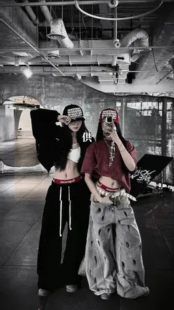 2 ảnh cuốn