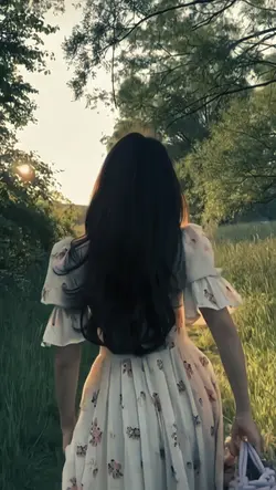 SLOWMO CINNAMON GIRL