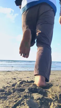 Video Lari di Pantai