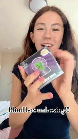 Blind box unboxing 