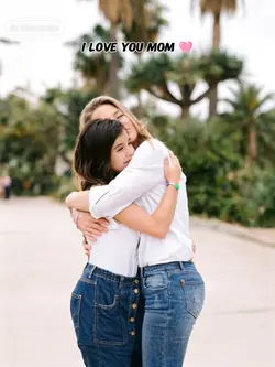 Mom & daughter Hug
