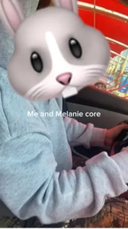 <3