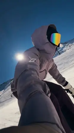 slowmotion snowboard