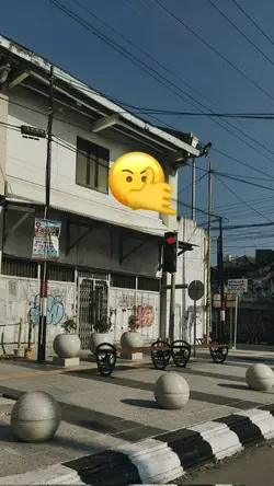 emoji gerak