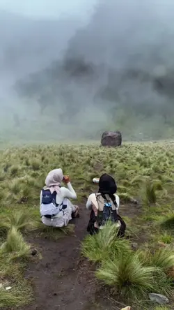 slowmo galau muncak