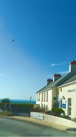 Chasing the horizon 