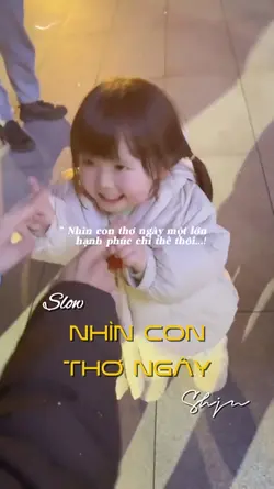 Nhìn con thơ ngây
