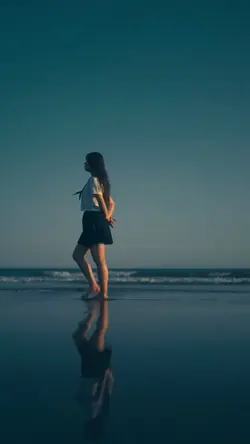 Larki bari anjani hy