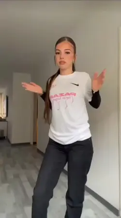 elle est trop belle