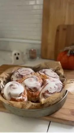 Cinnamon roll 🍂🍁