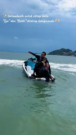 Couple jet ski
