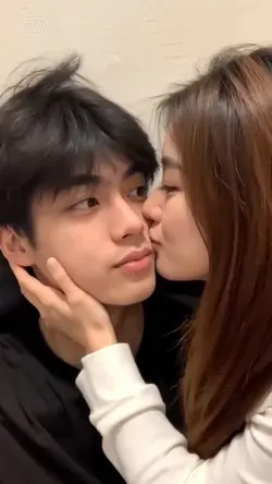 Kiss girlfriend