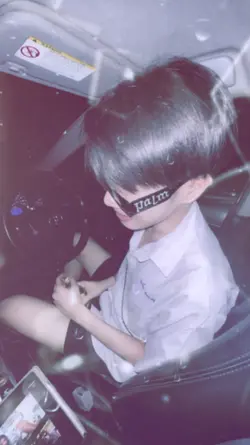 1ภาพกระจก โทนไอจี