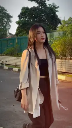 SLOWMO AI AU AU AU