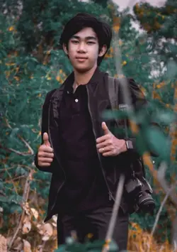 ខ្មាសគេមែនទេ ? 🥹