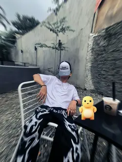 0,5 blur aesthetic 