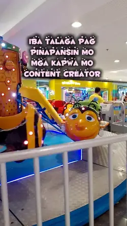 CONTENT CREATOR 