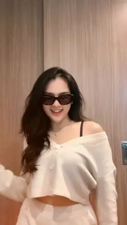 SLOWMO MISTERIUSGIRL