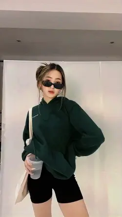 Damn Girl 4 photos