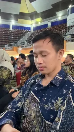 WISUDA TIDUR