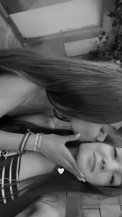amigas Live photo
