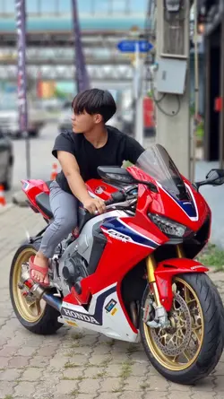 1วิดีโอ1รูปCBR1000RR