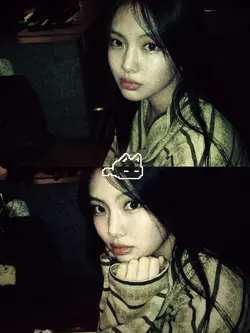 2 photos