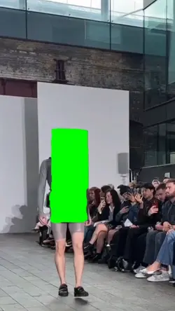 screen suit 