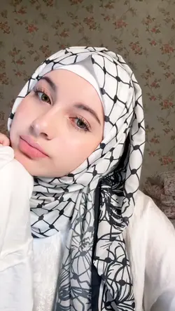 gadis berkerudung 