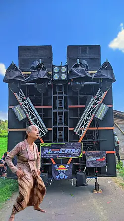 nenek goyang overlay