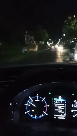 Nyetir Malam Sendiri