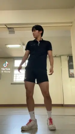 아무렇지 않게 인사를 건넨다면 