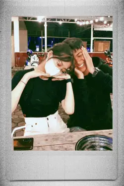 POLAROID 