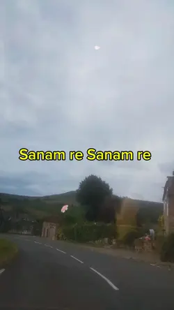Bheegi bheegi sadkon