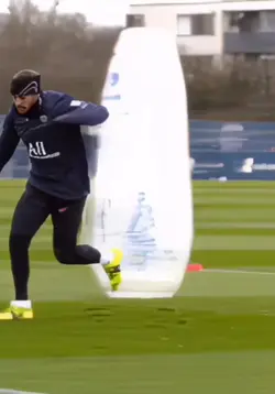 training Neymar