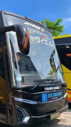 CINEMATIC BUS JB 5