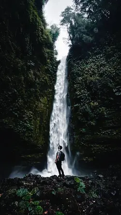 1 Video + 4 Foto