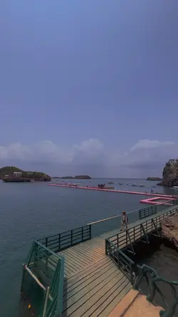 Hundred island