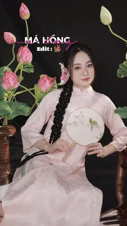 Má hồng em còn tuổi 