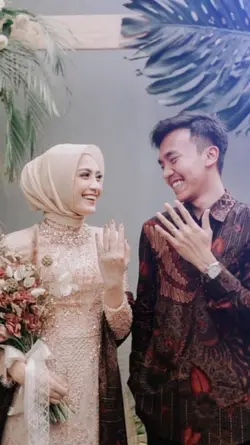 Tangan ws Ono cincin