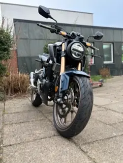 Honda cb125r 